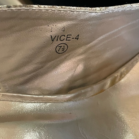 Michelangelo Gold High Heels Stilettos Peep Toe Size 7.5 2.5 In Heel Prom - Picture 3 of 6